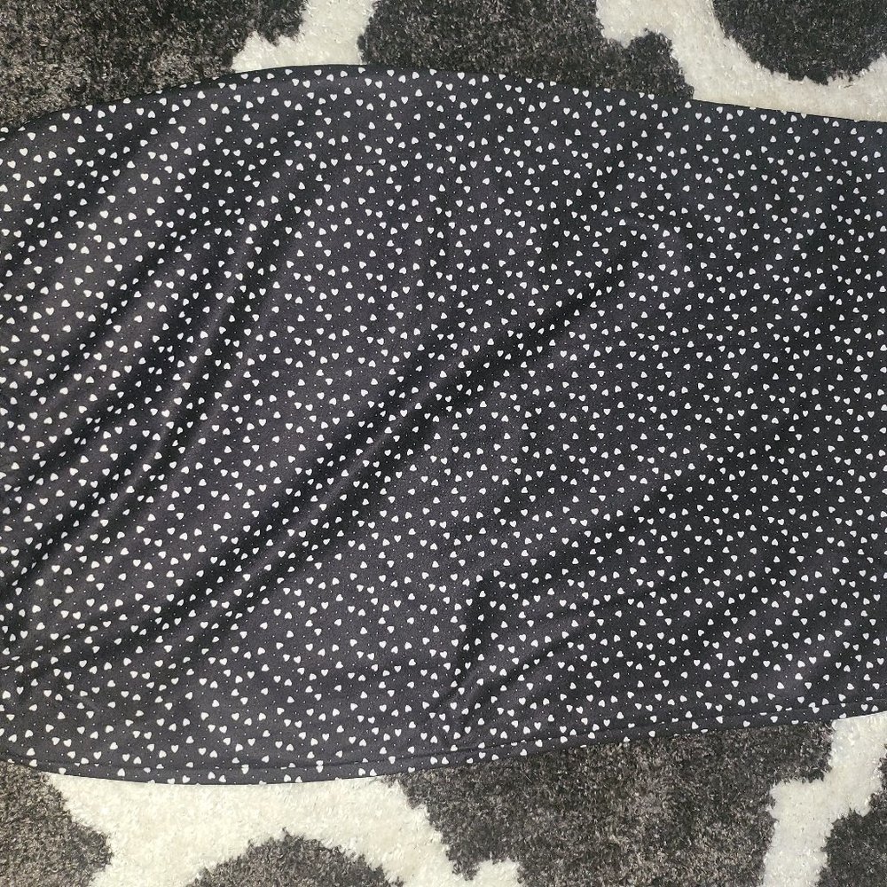 Shein Size Large Black with white hearts skirt